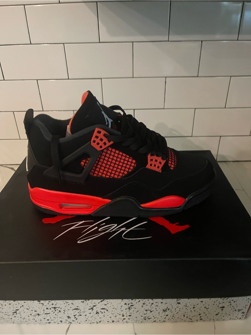 Men’s Retro 4 Red Thunder Size 7.5.